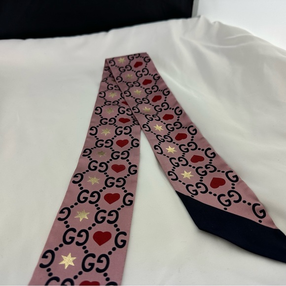 Gucci Patterned Silk Neck Bow with GG, Hearts and Stars Twilly Scarf NEW IN BOX - Picture 8 of 13